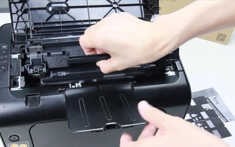 How to install hp 85a ce285a toner cartridge